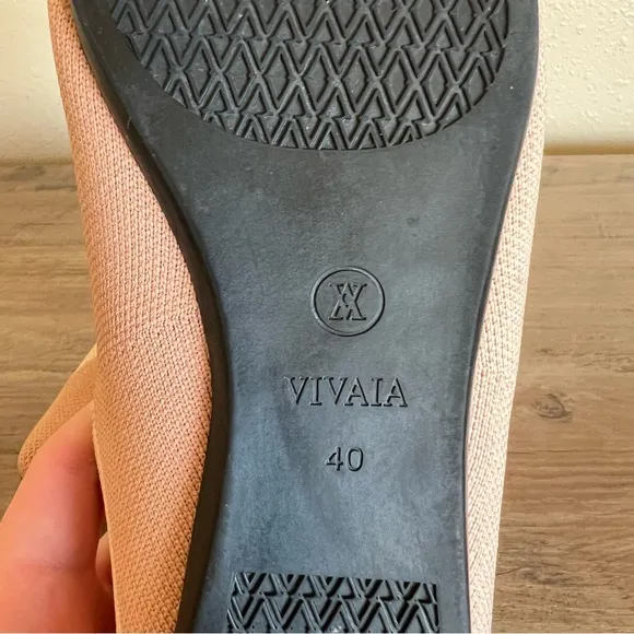 Vivaia Valencia Pointed Toe V-Cut Flats Wheat Nature Two Tone Size EU-40 / US-9