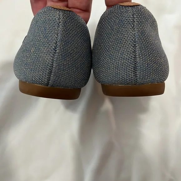 Vivaia Vienna Pointed Toe V-Cut Sandy Blue Flats