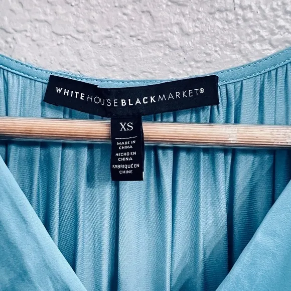 WHITE HOUSE BLACK MARKET TEAL BLUE SLEEVELESS PLEATED V NECK MIDI DRESS Size XS