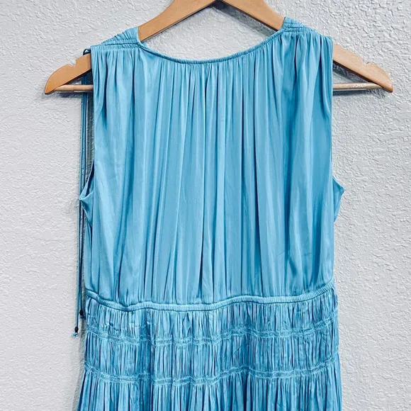 WHITE HOUSE BLACK MARKET TEAL BLUE SLEEVELESS PLEATED V NECK MIDI DRESS Size XS