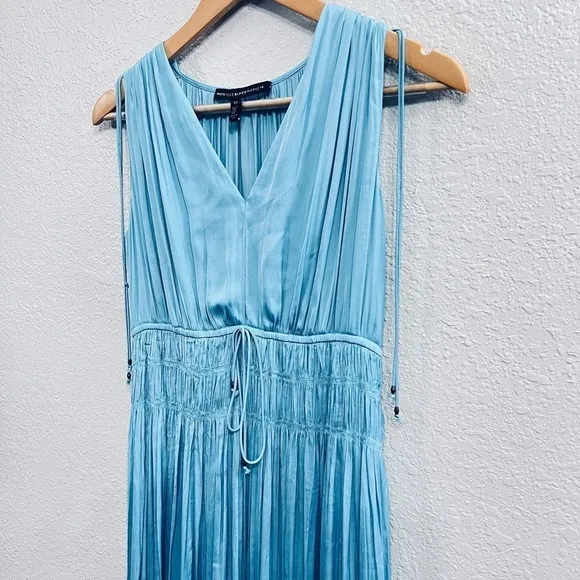 WHITE HOUSE BLACK MARKET TEAL BLUE SLEEVELESS PLEATED V NECK MIDI DRESS Size XS