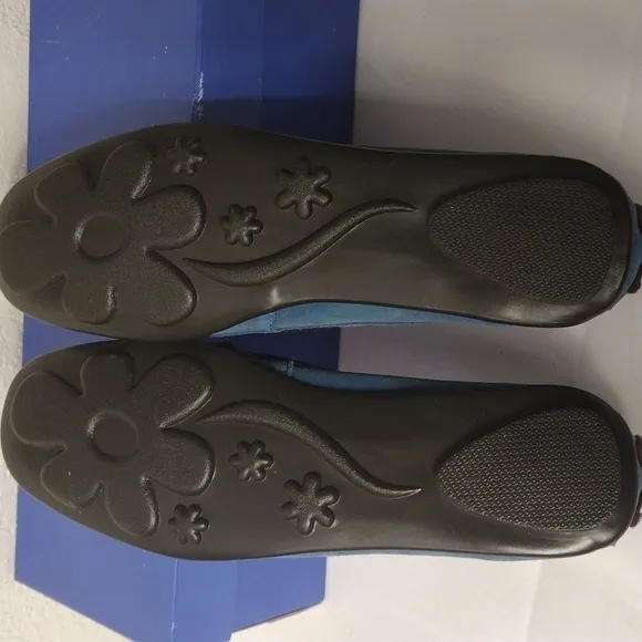 White Mountain Flats Size 7 New