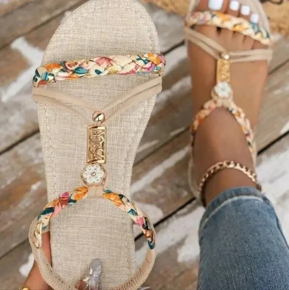 Women Summer Woven Flat Sandals Lightweight Slip Resistant Beach Sandals