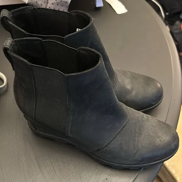 Women’s black Sorel wedge boots shoe leather stylish casual foot grip sz 10