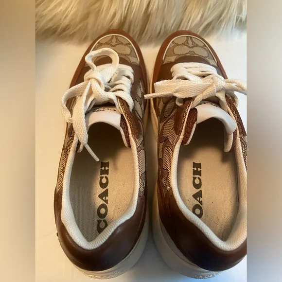 Women’s Coach Tech Runner Khaki/Saddle Logo Sneakers Sz 9B