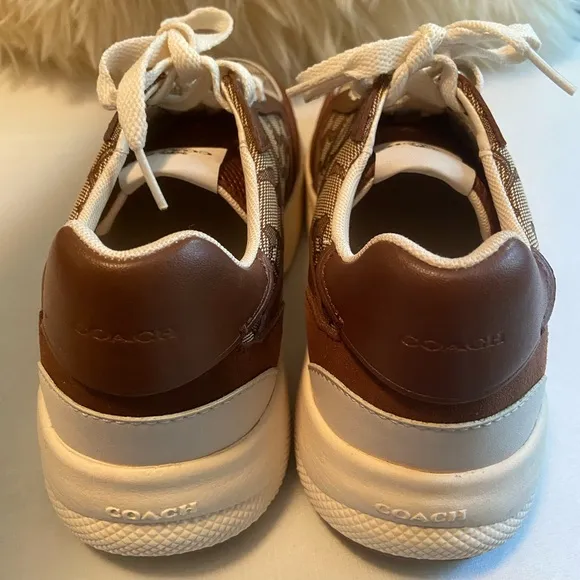Women’s Coach Tech Runner Khaki/Saddle Logo Sneakers Sz 9B