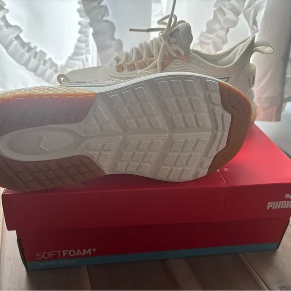 Women’s Puma Amplifiers NIB