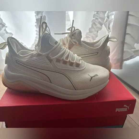 Women’s Puma Amplifiers NIB