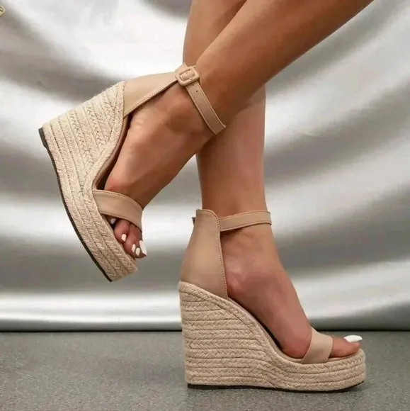 Women's Wedge Heeled Sandals With Thick Waterproof Platform, Straw Rope Design