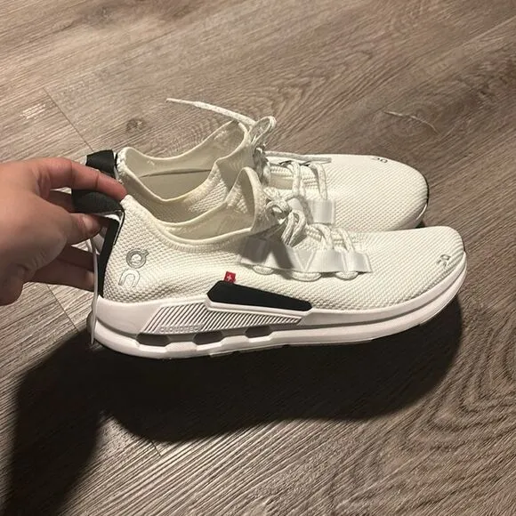 Women’s On Running Cloudeasy Sneakers