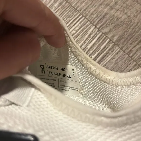 Women’s On Running Cloudeasy Sneakers