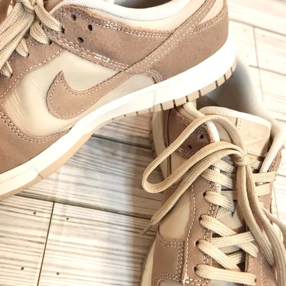 Womens/Unisex RARE LIKE NEW Nike Low Dunk Sanddrift size 9.