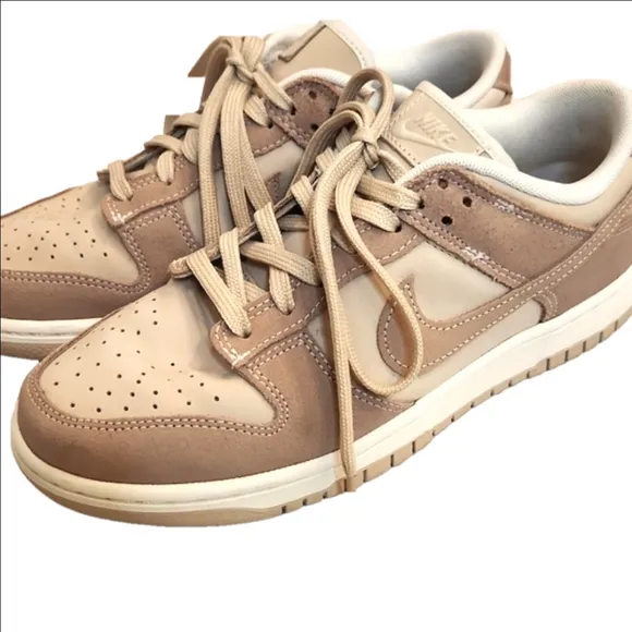 Womens/Unisex RARE LIKE NEW Nike Low Dunk Sanddrift size 9.
