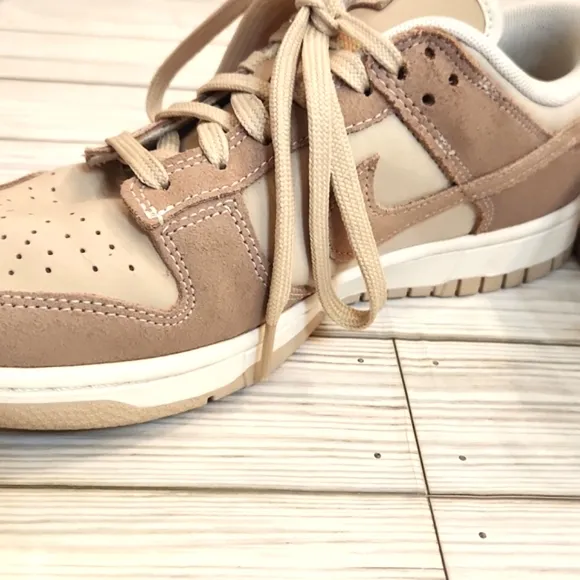 Womens/Unisex RARE LIKE NEW Nike Low Dunk Sanddrift size 9.