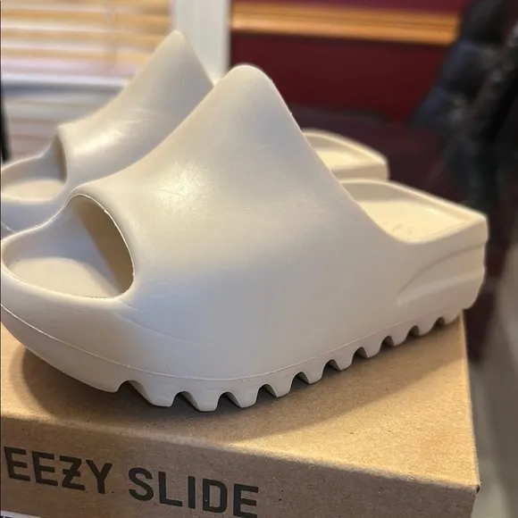 Yezzy slides 8K (BONE COLOR)