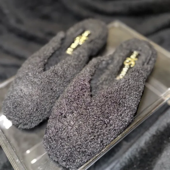 Yosi Samra Black Flats for Effortless Elegance