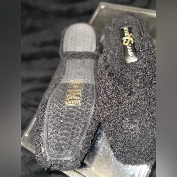 Yosi Samra Black Flats for Effortless Elegance