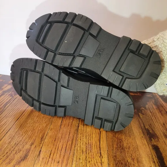 ZARA black women’s over the top‎ buckled loafers - Size: EU42 US11